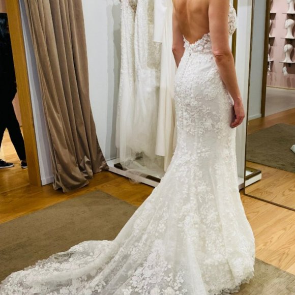 New Wedding Dress PRONOVIAS (Size 8-10) - Picture 2 of 8